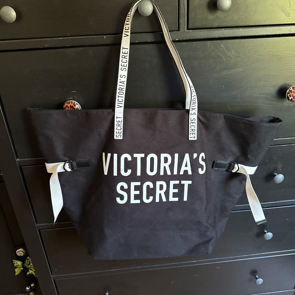 NWOT Victoria's Secret Black and White Tote Bag